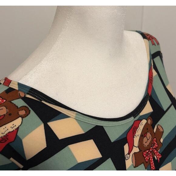 NWT LuLaRoe Classic T Christmas Teddy Bear Print Short Sleeve Size M (10-12) - Picture 3 of 8